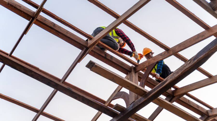 Professional gutter cleaning services in Bella Vista, CA